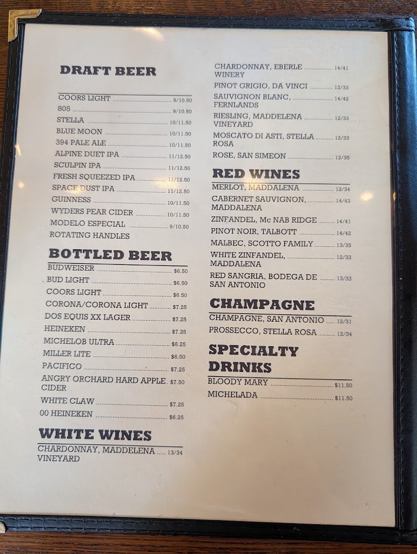 Burgers and appetizers served with drinks.
